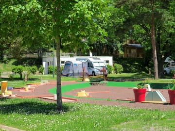 Miniature golf