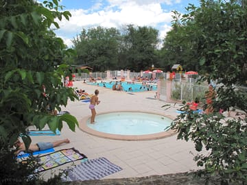 Pataugeoire et piscine chauffée