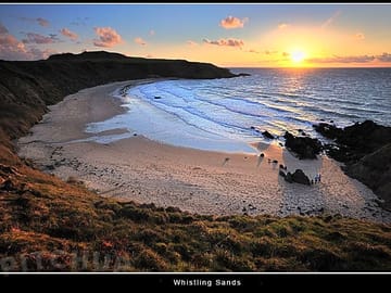 Whistling sands
