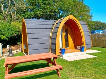 Camping pod