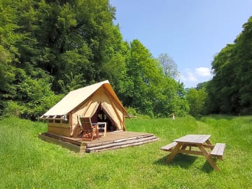 Picnic bench