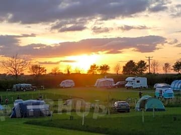 Generous pitches upto 100m sq afford plenty of space for large tent and car; motorhomes and caravans