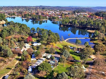 Aerial view of the caravan park and Lake Sambell