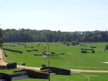 Jumping field