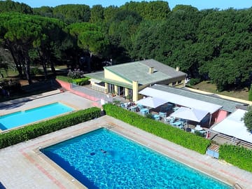 Piscines et Restaurant