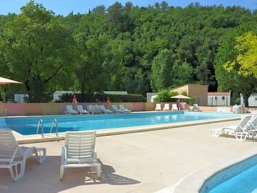 Sunny and shaded spots around the pool
