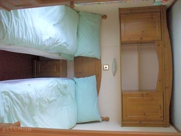 Twin bedroom