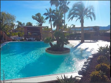 Pool and restaurant