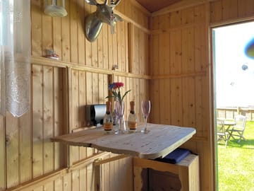 Breakfast bar