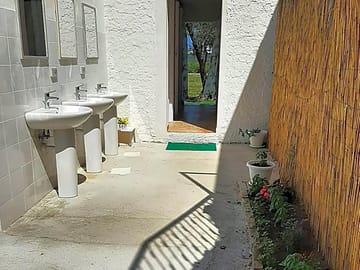 Wash basins