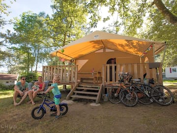 Safari tent
