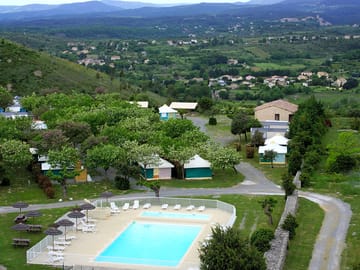 Spacious pitches under the trees