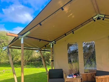 Safari tent