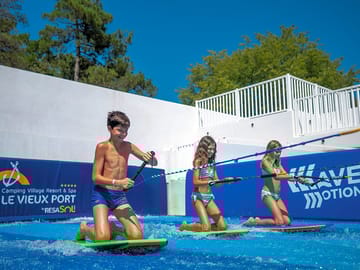 Wave pool