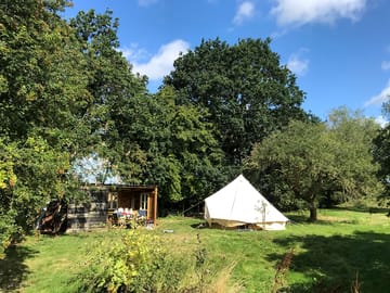 Field shelter