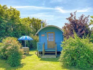 Waves the Shepherds hut