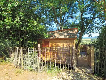 Secluded oak hut