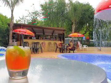 Pool bar serves refreshing drinks