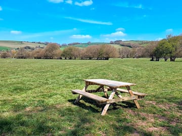 Picnic bench