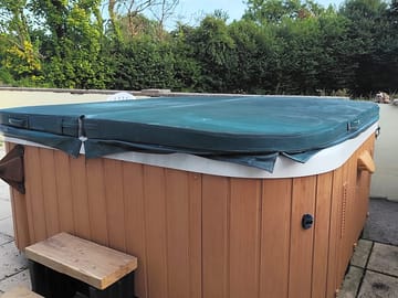 Hot tub
