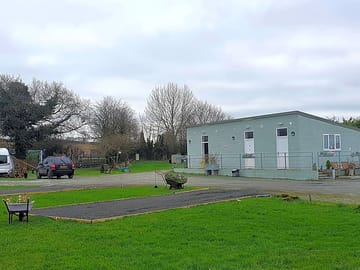 Non-electric Motorhome or Campervan pitch
