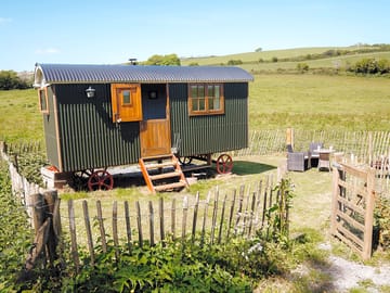 Frankshore shepherd's hut