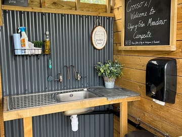 Washing up area