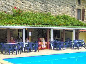 Restaurant, terrace and pool