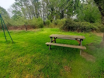 Picnic bench