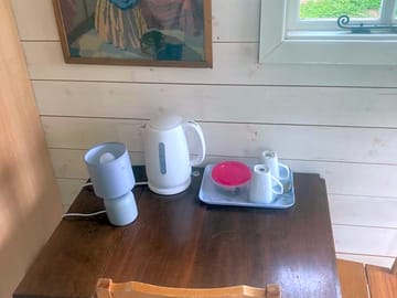 Kettle and mugs
