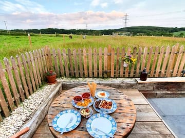 Alfresco dining