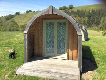 Deluxe camping pod