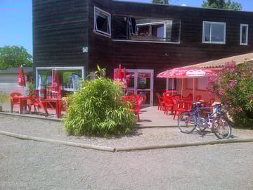 The terrace by the bar