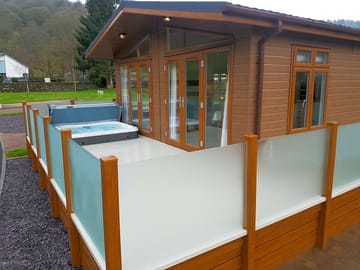 Outdoor hot tub