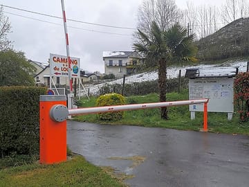Secure entrance barrier