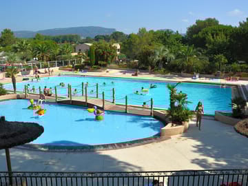 Swimming pool and paddling pool