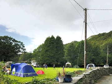 General site and non electric grass pitches in the peaceful village of Llanbedr