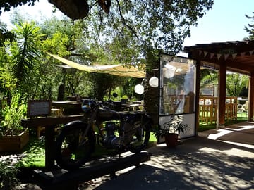 Bar/restaurant entrance