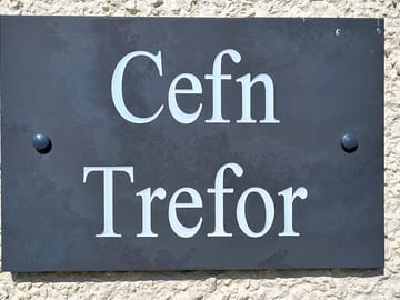 Welcome sign