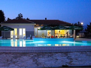 Pool, bar and reception