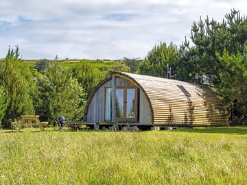 Stargazy 2 bedroom glamping pod exterior