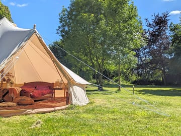Deluxe bell tent exterior