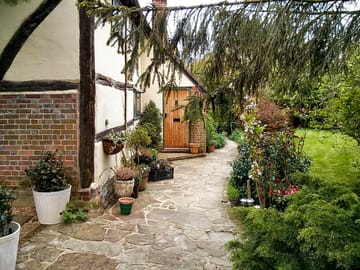 Lower gages farmhouse