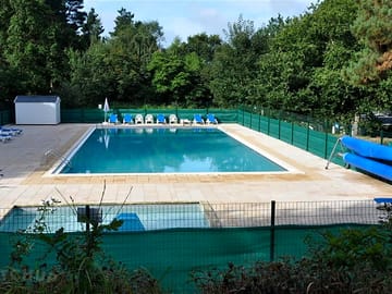 Heated swimming pool