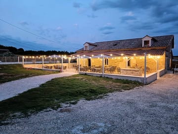 Reception and restaurant