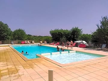 Shallow pool for younger kids