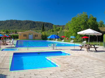 Outdoor pool and separate paddling pool