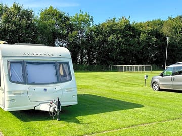 Orange 40, Electric grass pitch