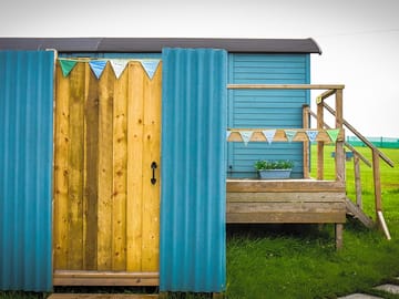 Lovely bath area in front of the hut.