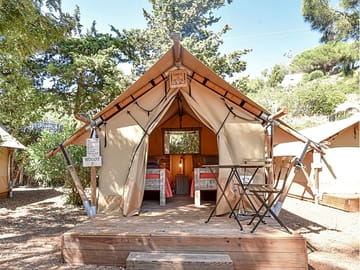 Safari tent